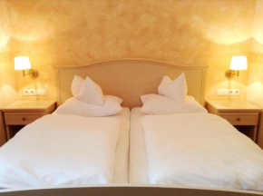 Гостиница Hotel Grünes Türl  Бад-Шаллербах